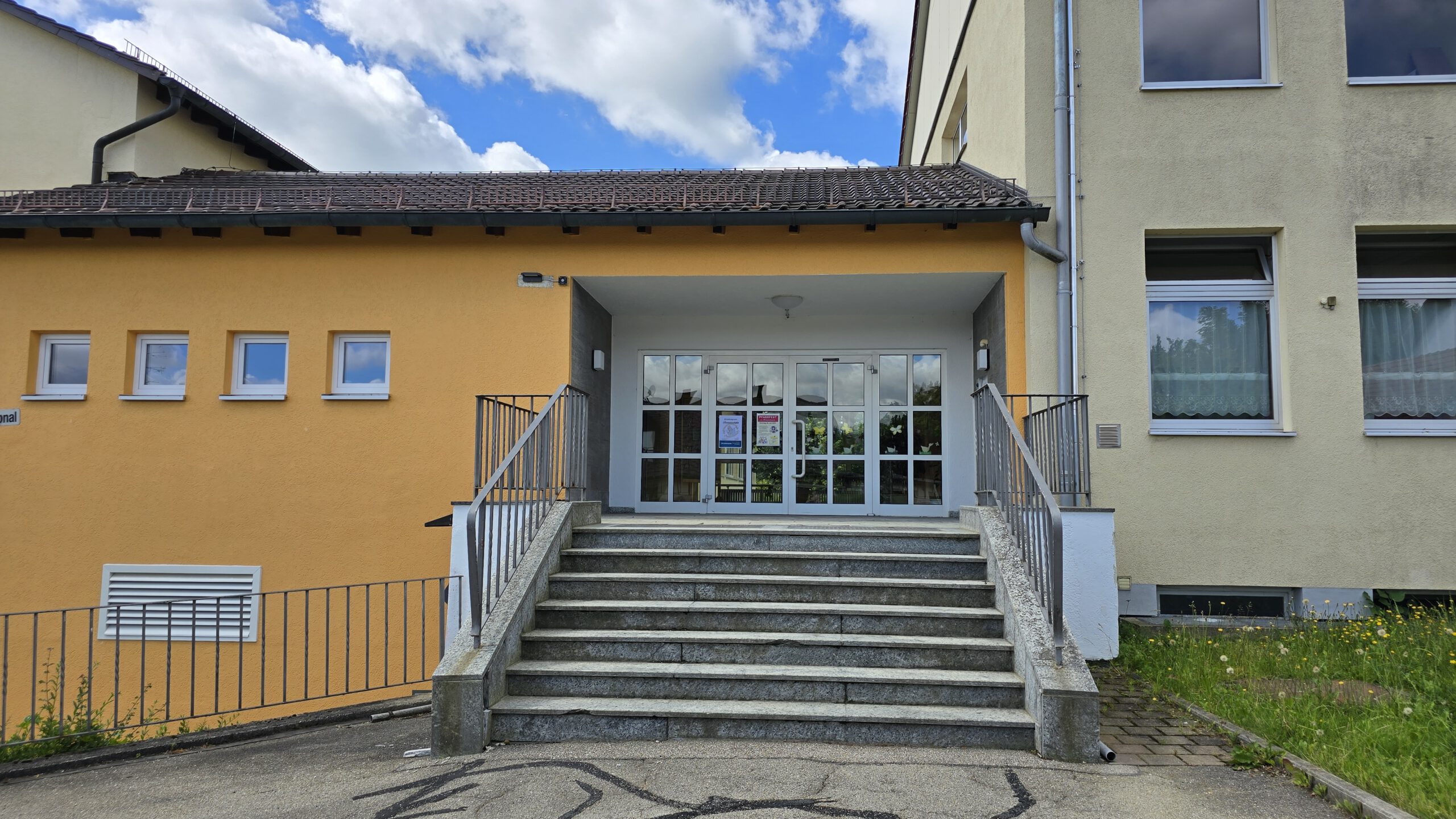Hörgertshausen - Turnhalle der Grundschule